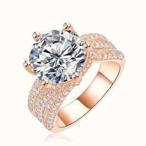 5ct Moissanite Diamond Set in Rose Gold